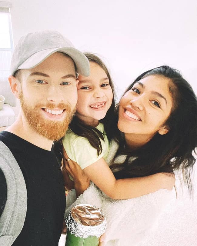 Brandon with girlfriend & daughter