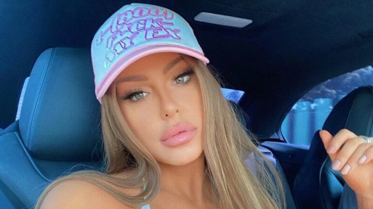 Tana Mongeau Biography, Wiki, Boyfriend, Net Worth, Age, Height, Career