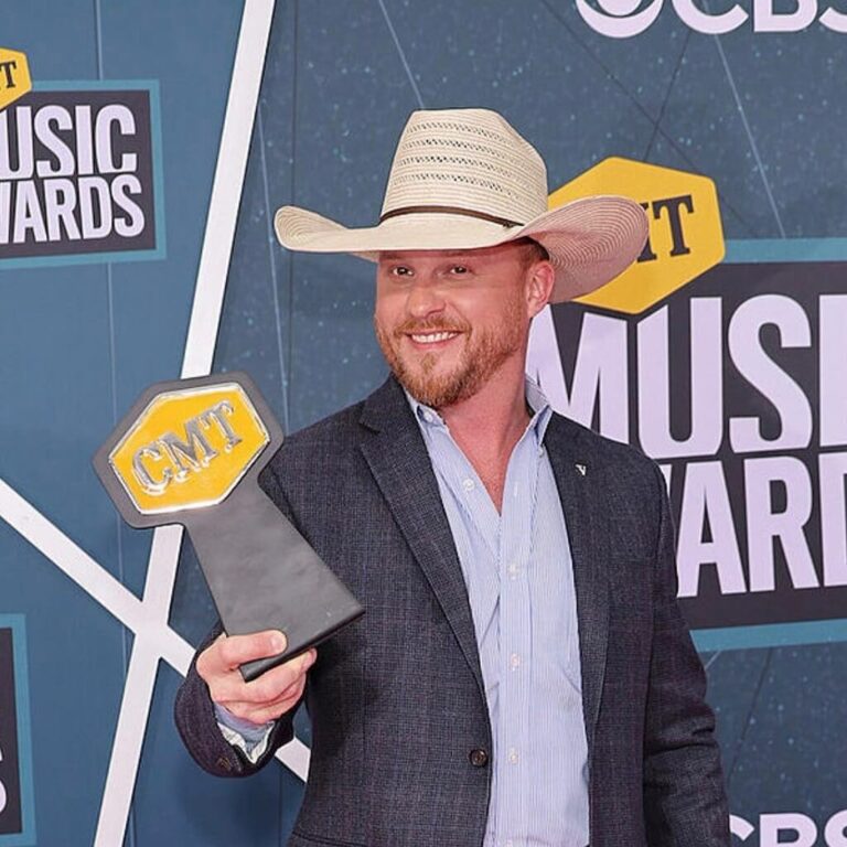 Cody Johnson Biography, Age, Height, Net Worth, Partner, Songs